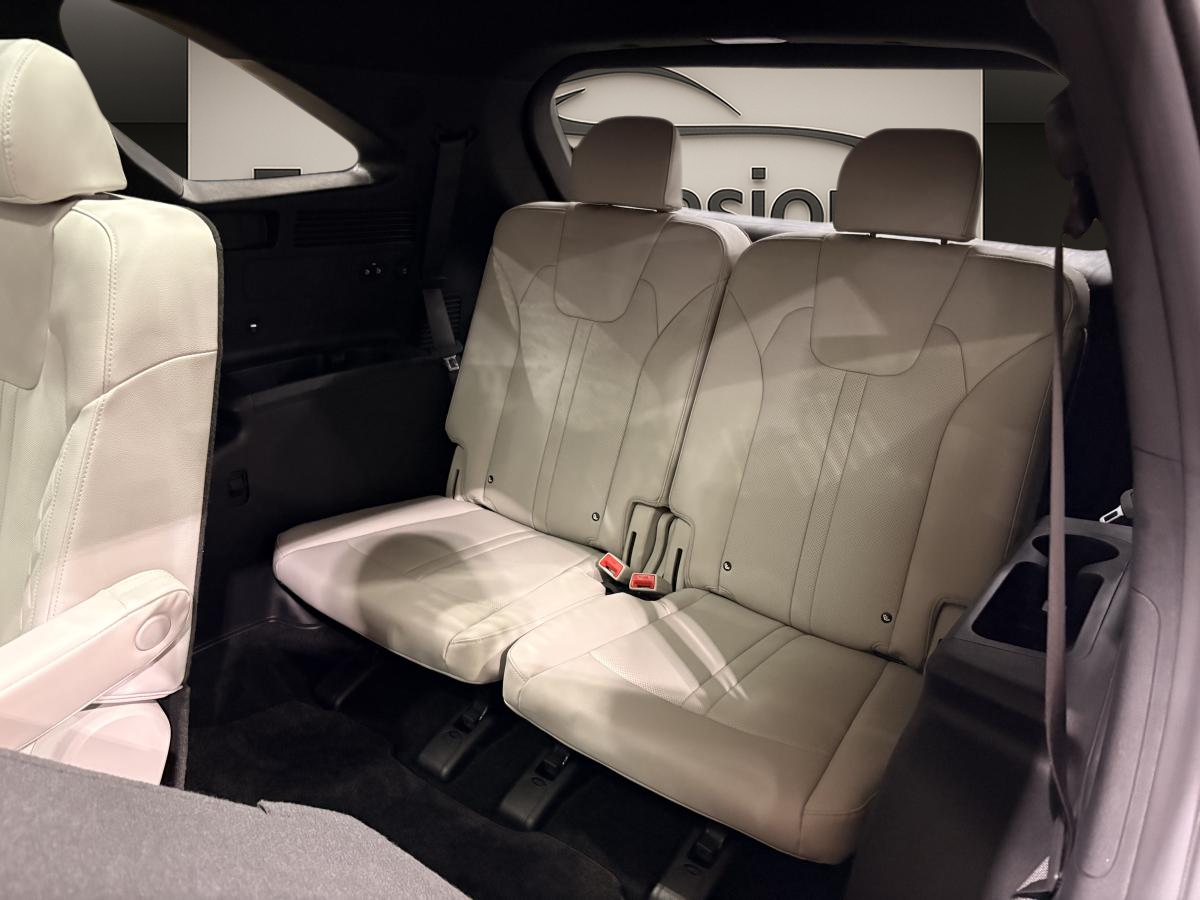 2025 Kia Sorento HEV - Image 15