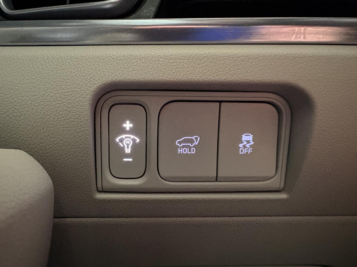 2025 Kia Sorento HEV - Image 24