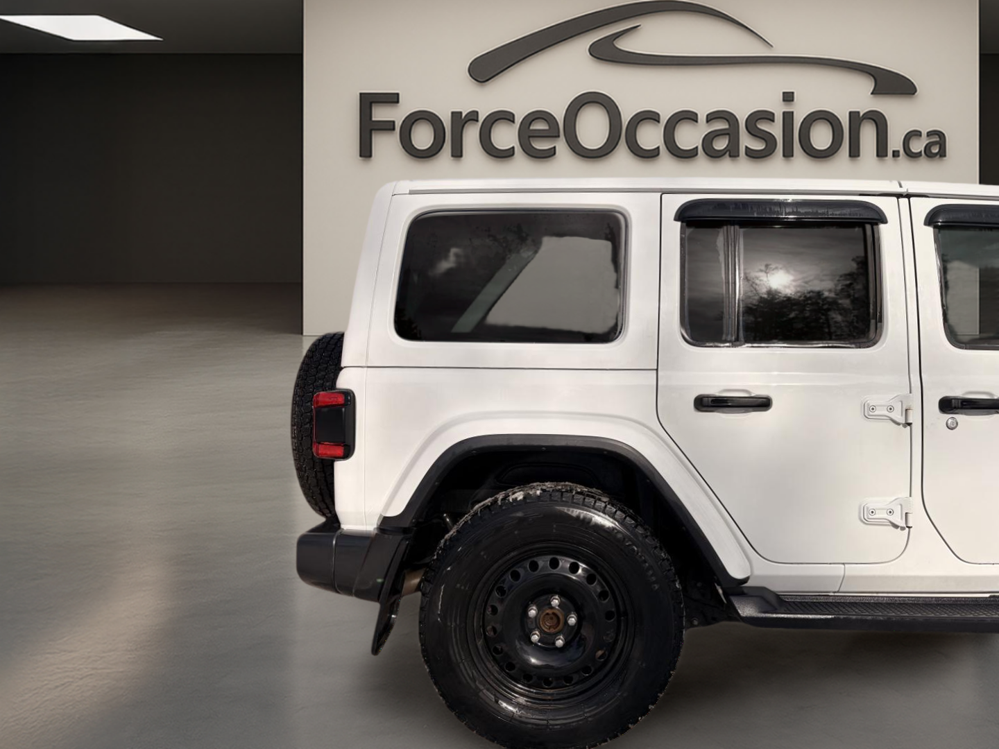 2018 Jeep Wrangler - Image 10