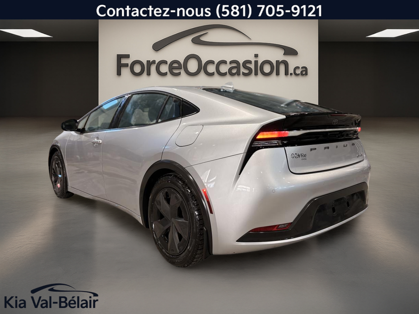 2025 Toyota Prius Plug-In Hybrid - Image 11