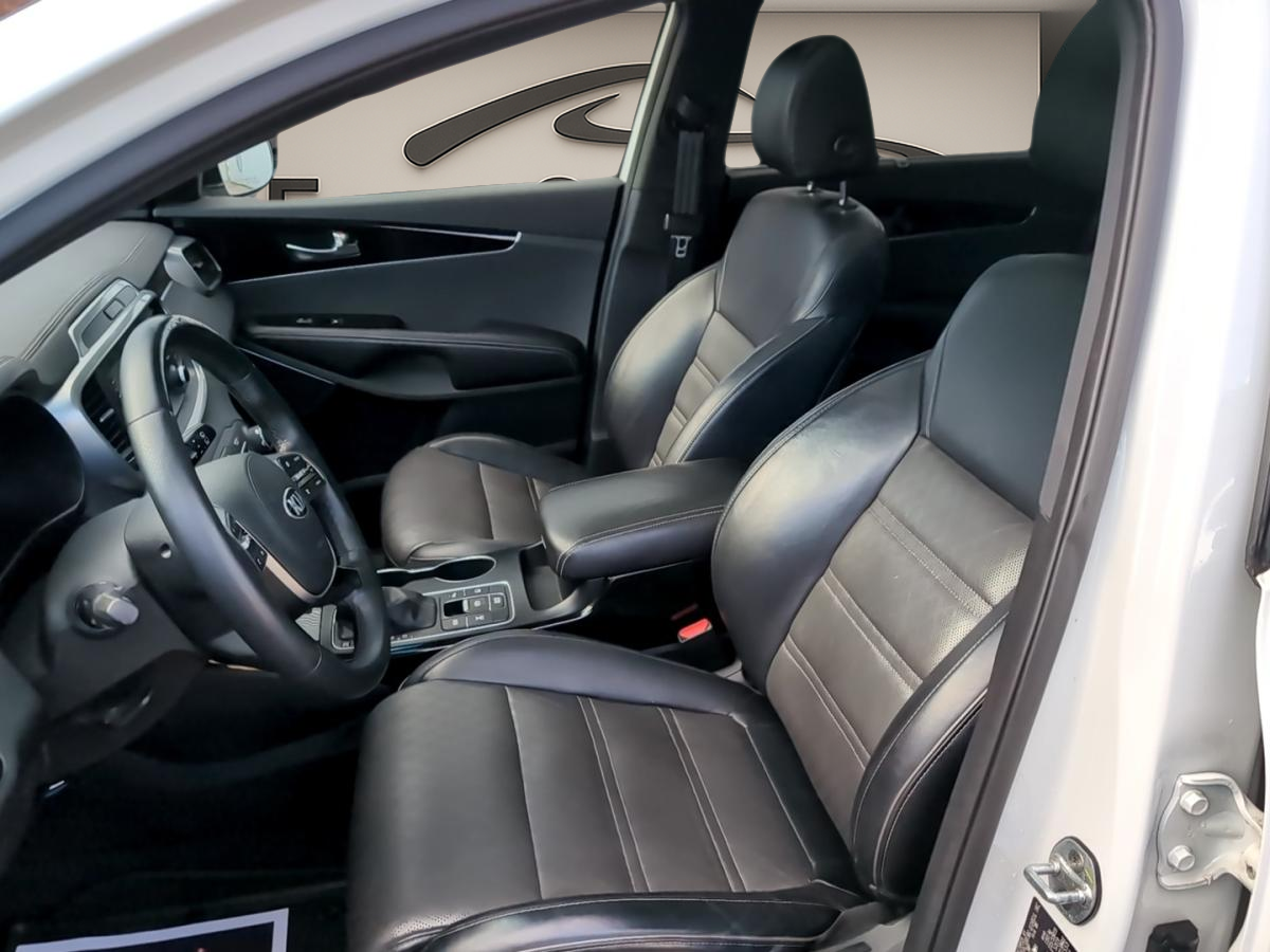2019 Kia Sorento - Image 5