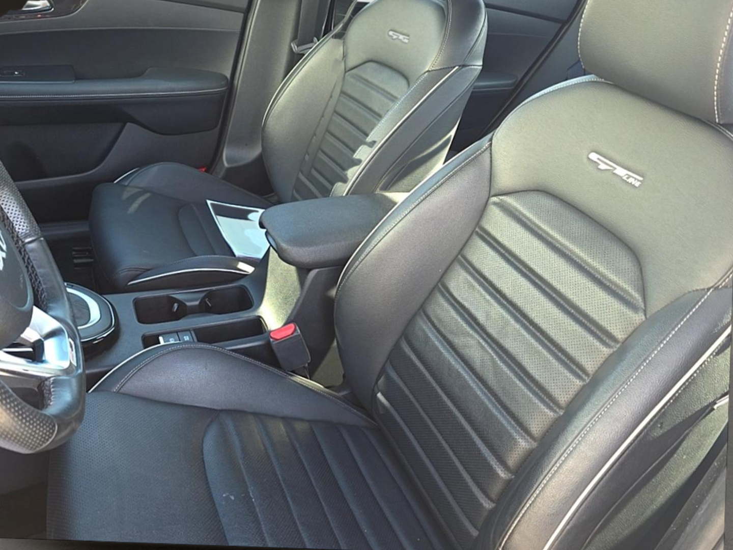 2023 Kia Forte - Image 6