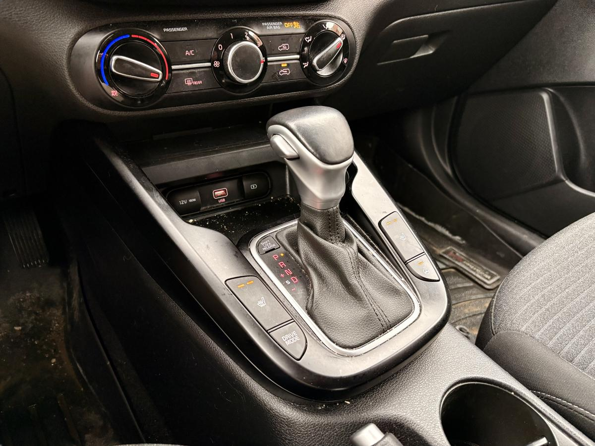 2022 Kia Soul - Image 16