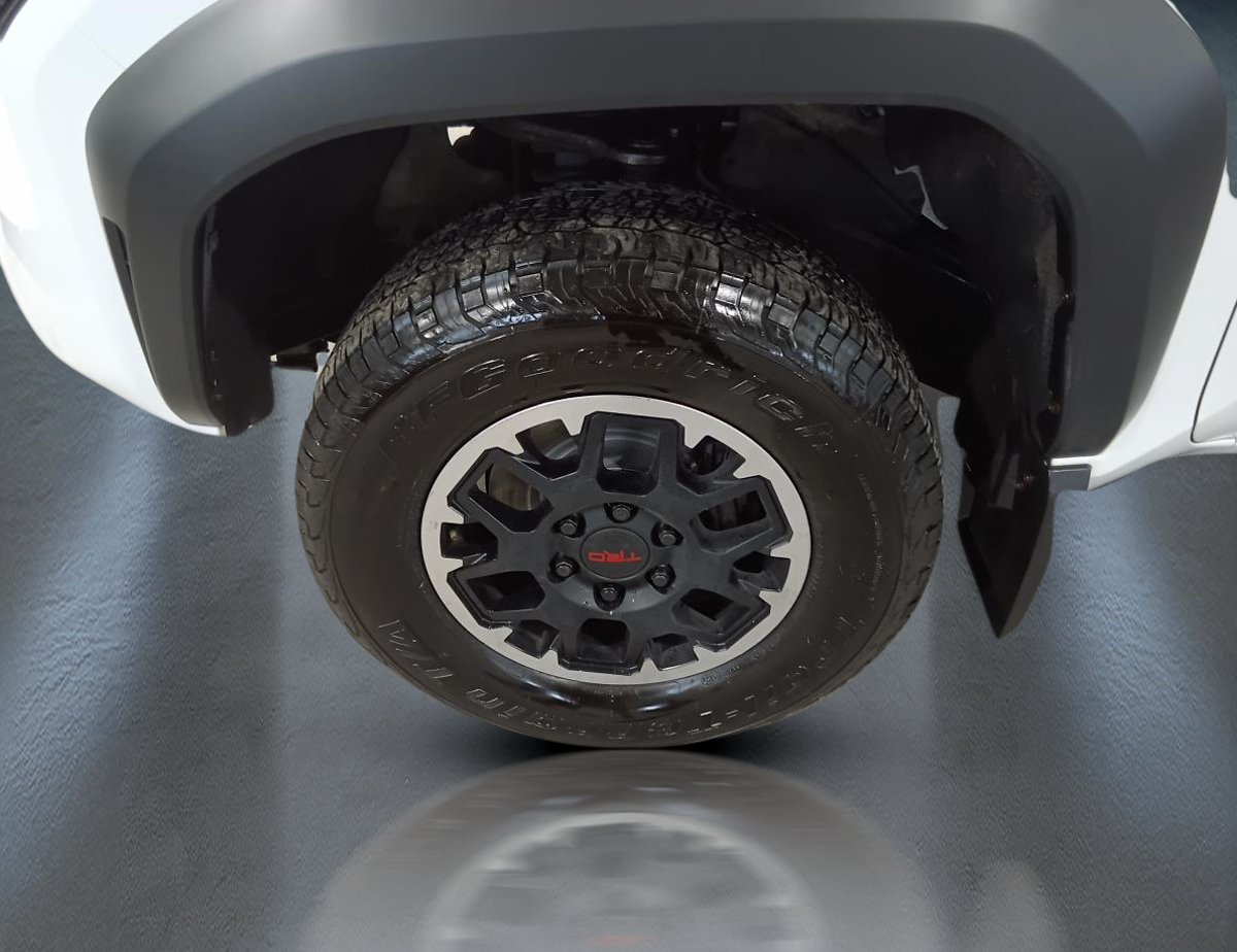 2024 Toyota Tacoma - Image 10