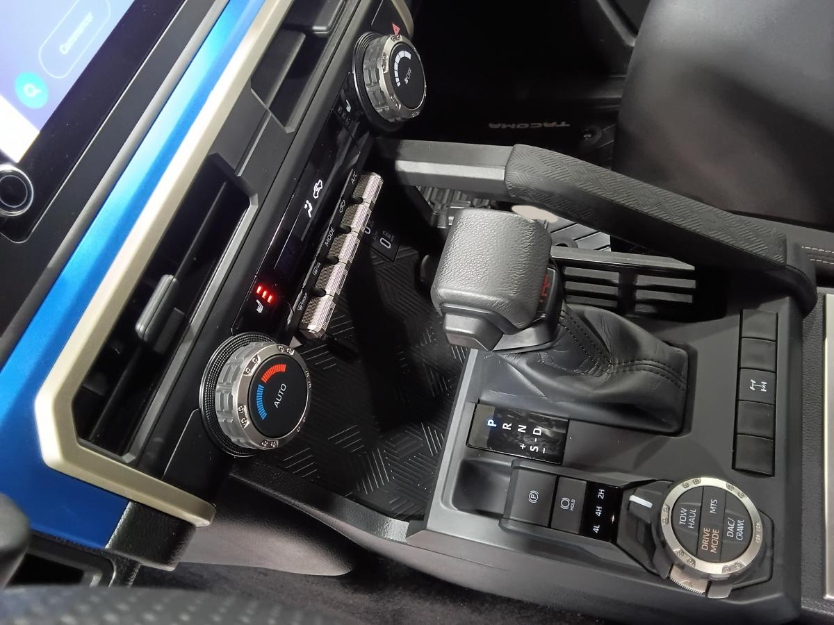 2024 Toyota Tacoma - Image 16