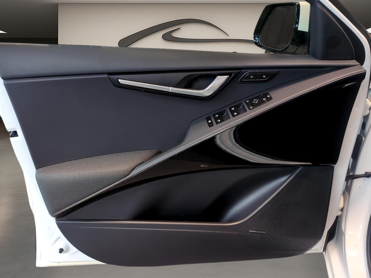 2023 Kia Niro EV - Image 21