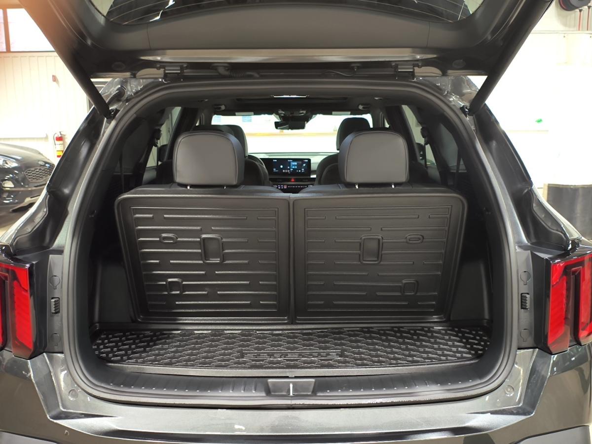 2026 Kia Sorento PHEV - Image 8