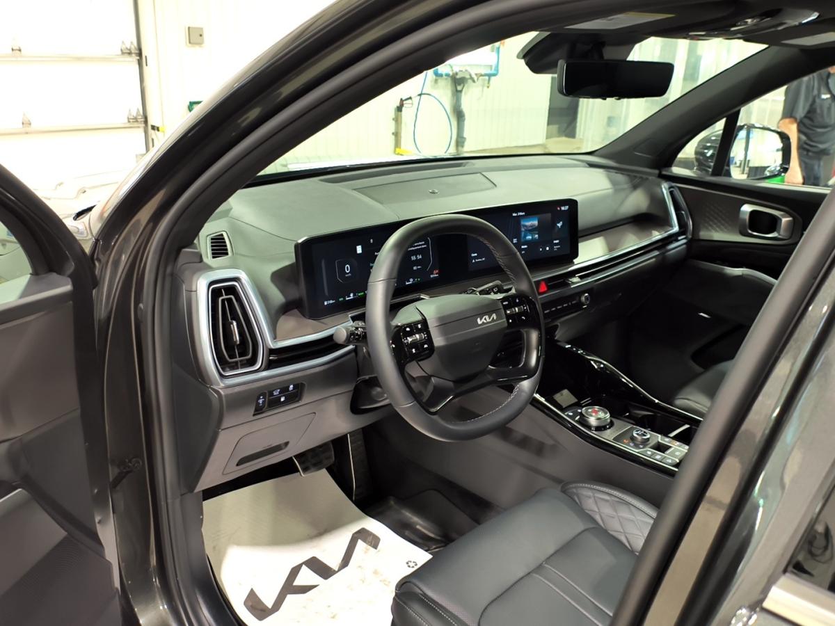 2026 Kia Sorento PHEV - Image 12