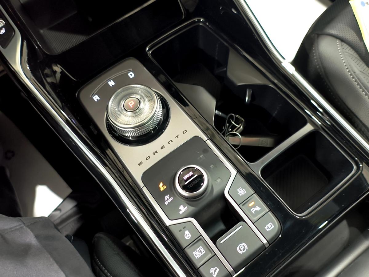2026 Kia Sorento PHEV - Image 16