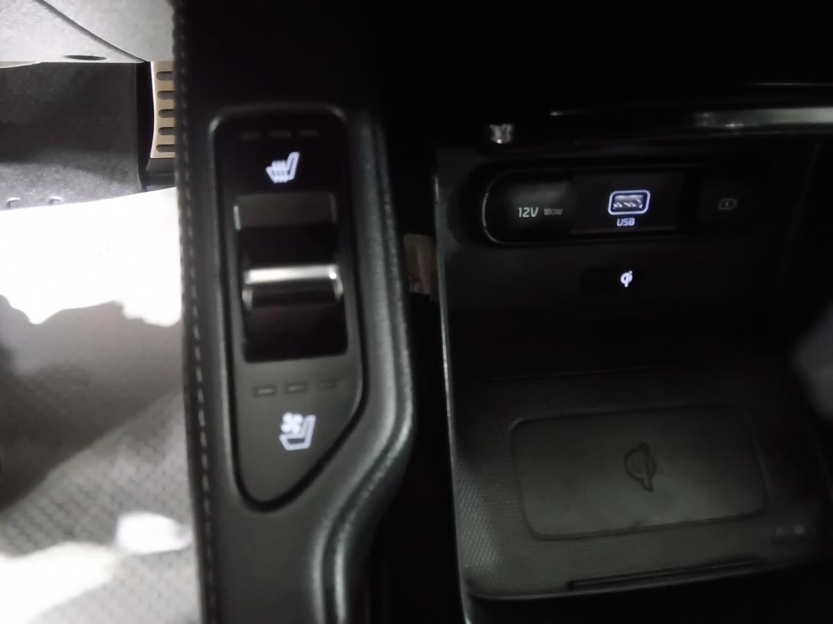 2022 Kia Telluride - Image 22