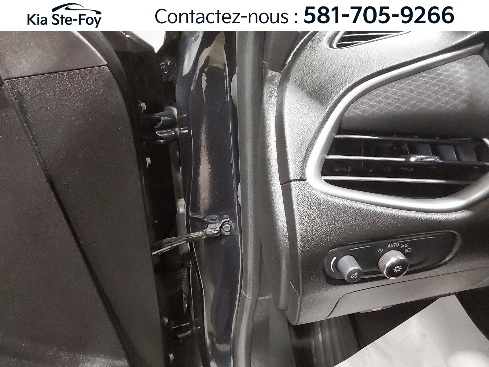 2022 Chevrolet Malibu - Image 21