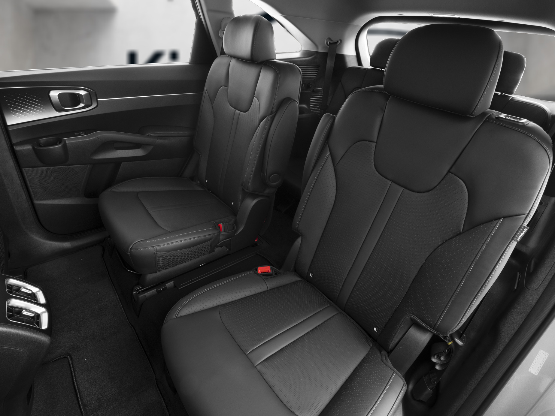 2025 Kia Sorento HEV - Image 24