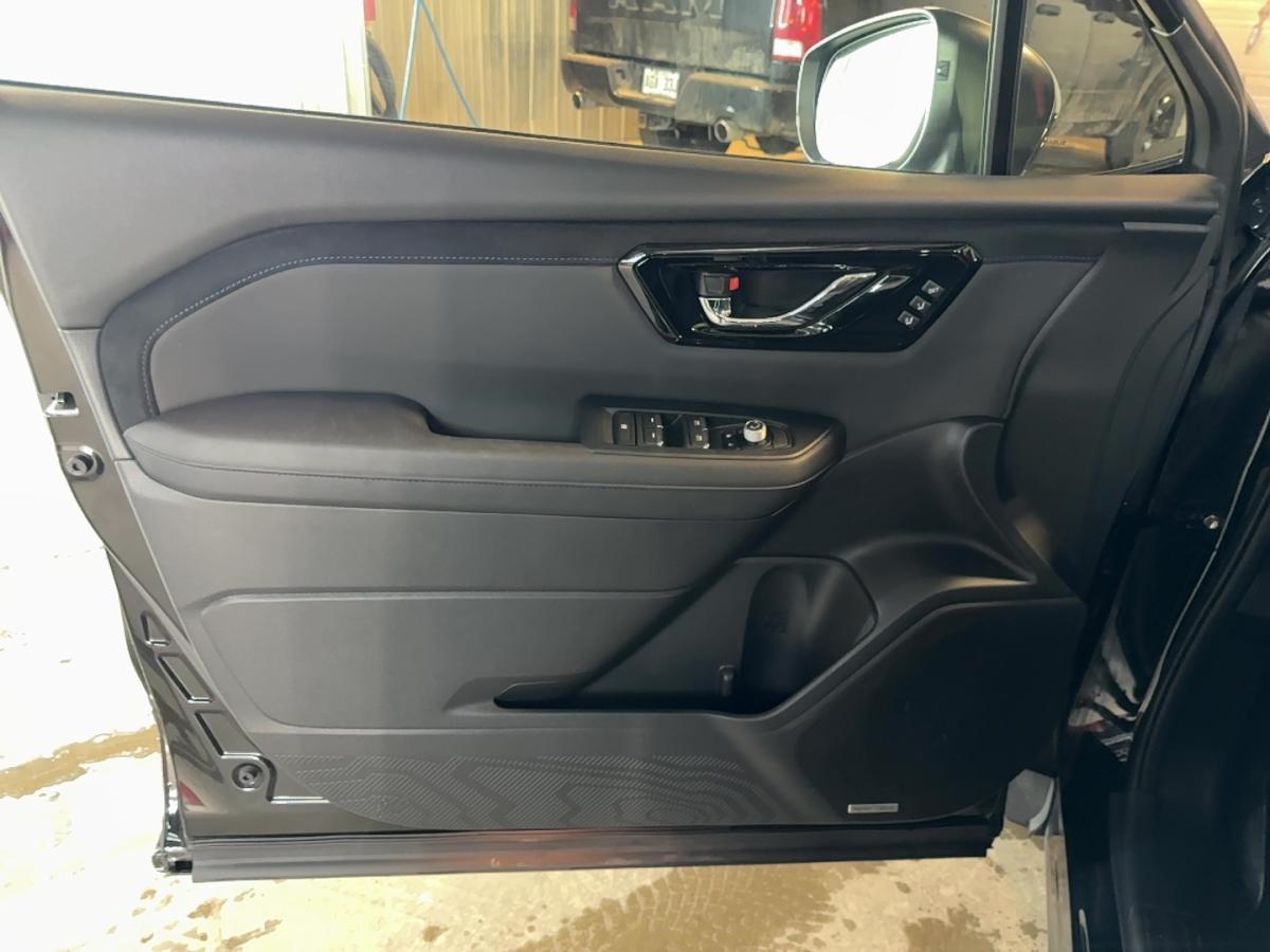 2025 Subaru Forester - Image 16