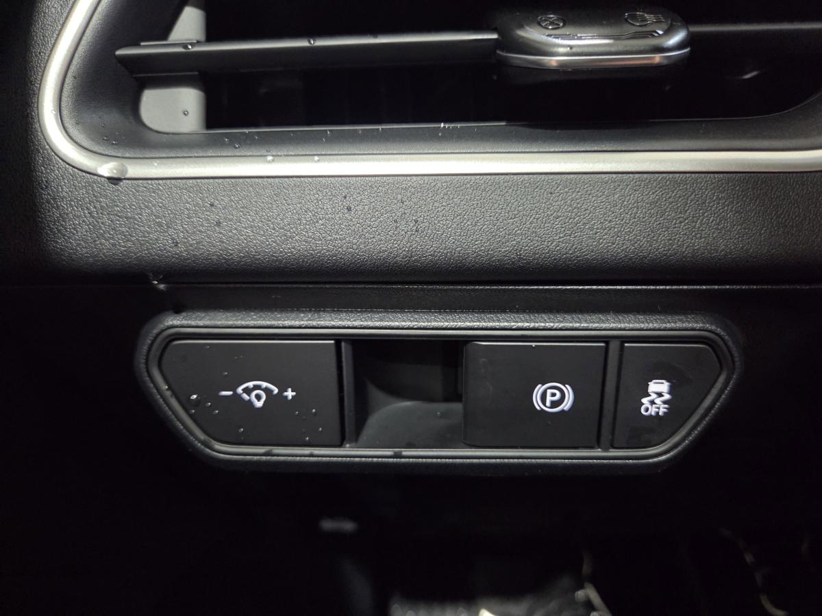 2025 Kia K4 - Image 11