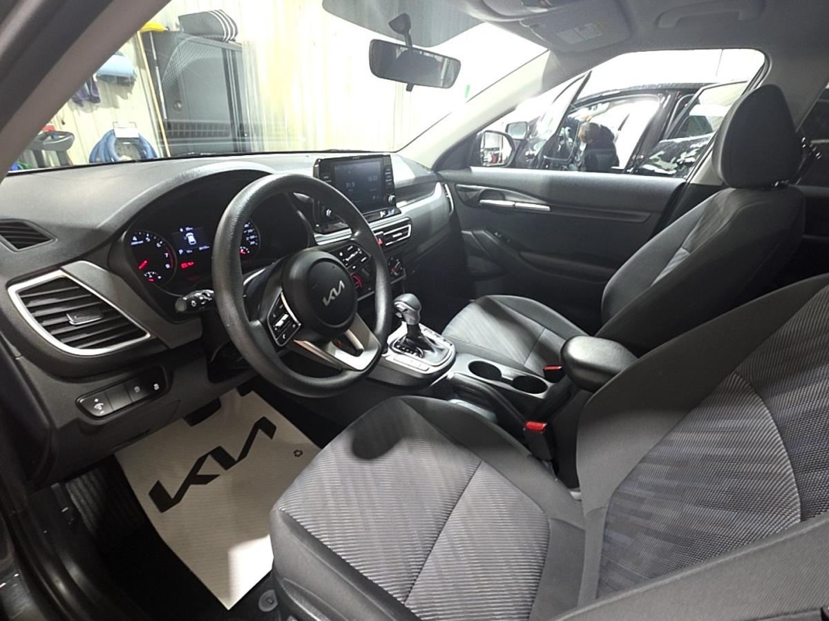 2023 Kia Seltos - Image 14