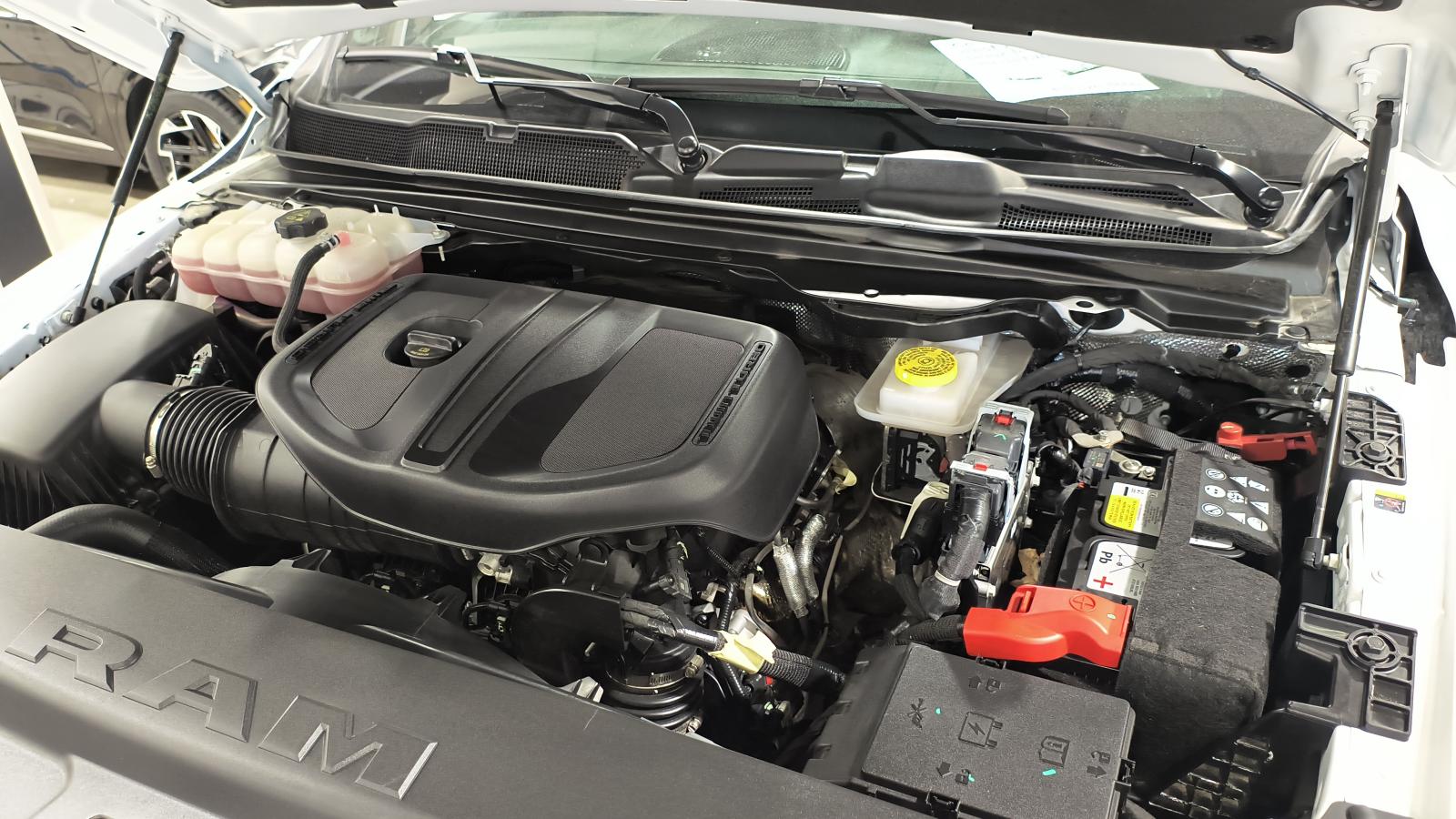 2025 RAM 1500 - Image 7