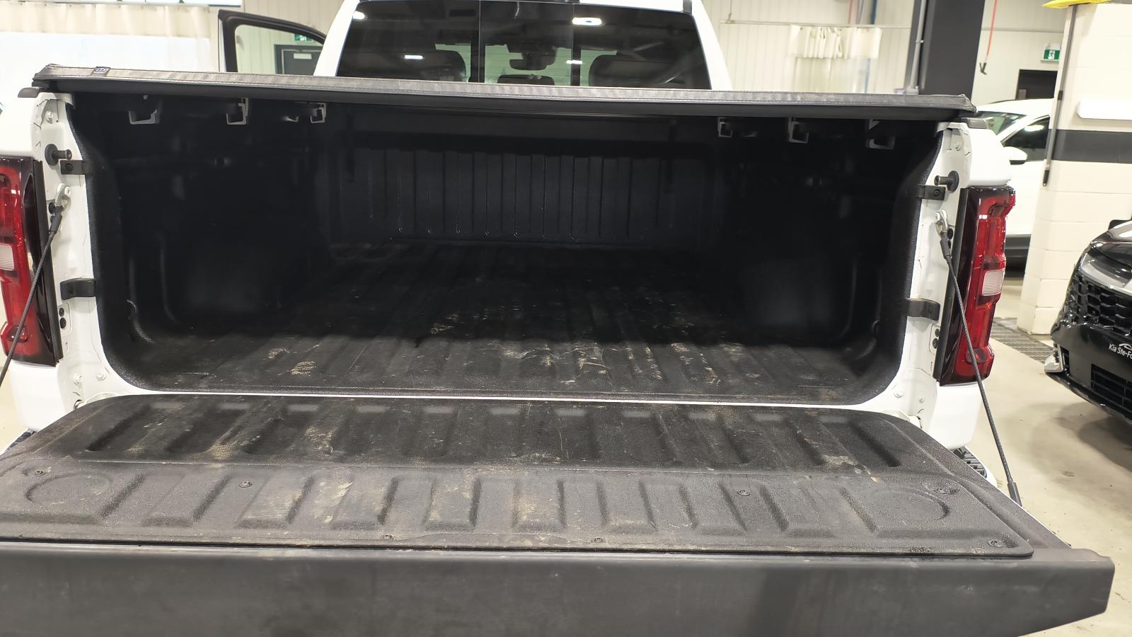 2025 RAM 1500 - Image 9