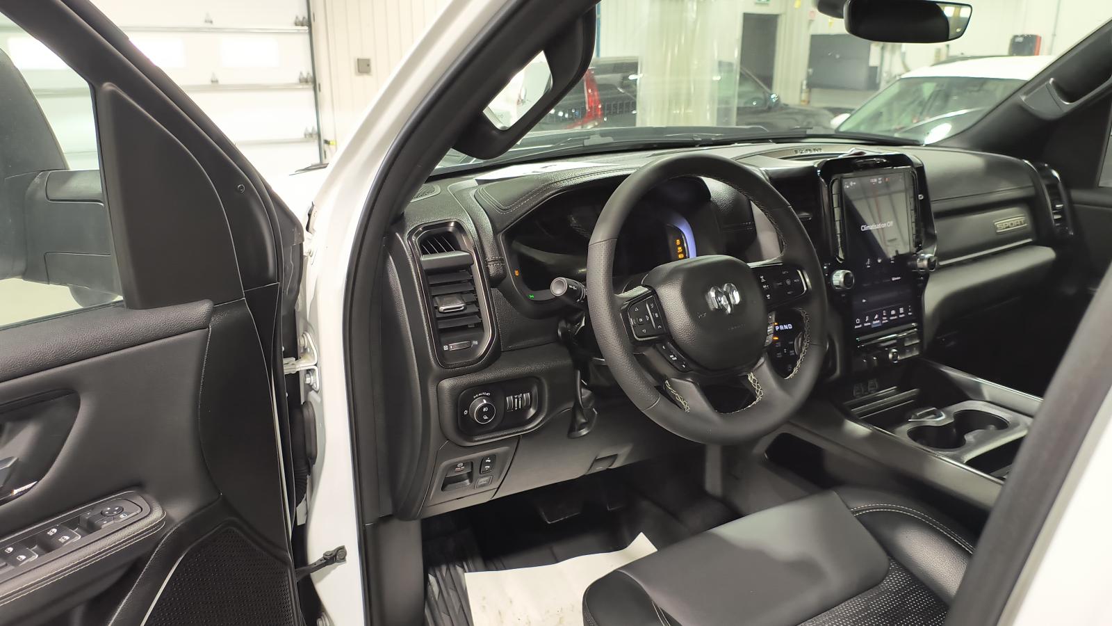 2025 RAM 1500 - Image 14