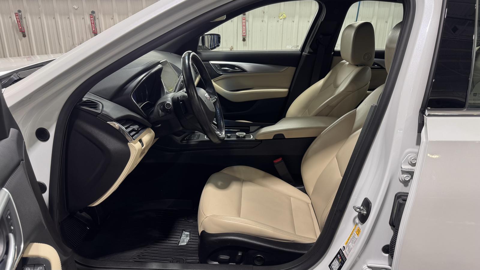 2022 Cadillac CT5 - Image 14