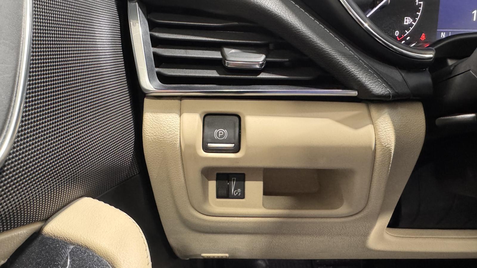 2022 Cadillac CT5 - Image 16