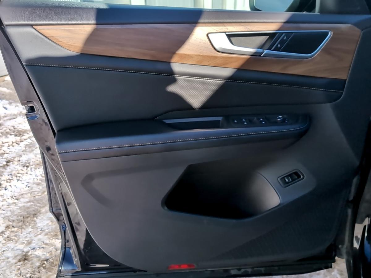 2024 Volkswagen Atlas - Image 16