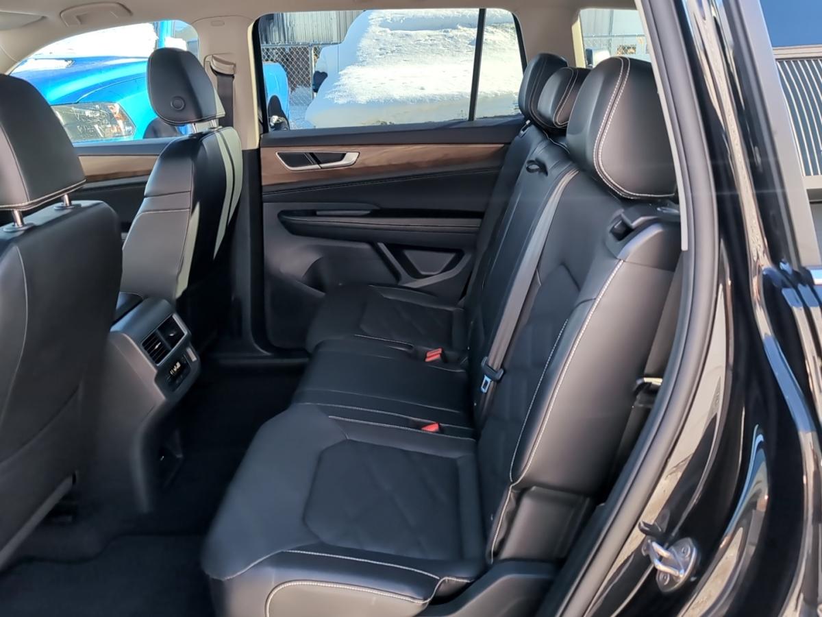2024 Volkswagen Atlas - Image 22