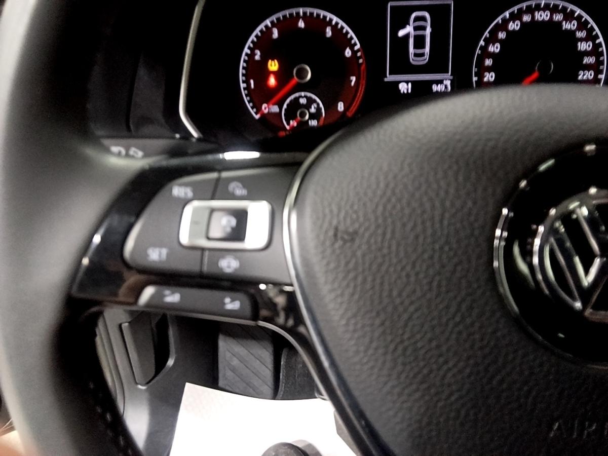 2020 Volkswagen Jetta - Image 32