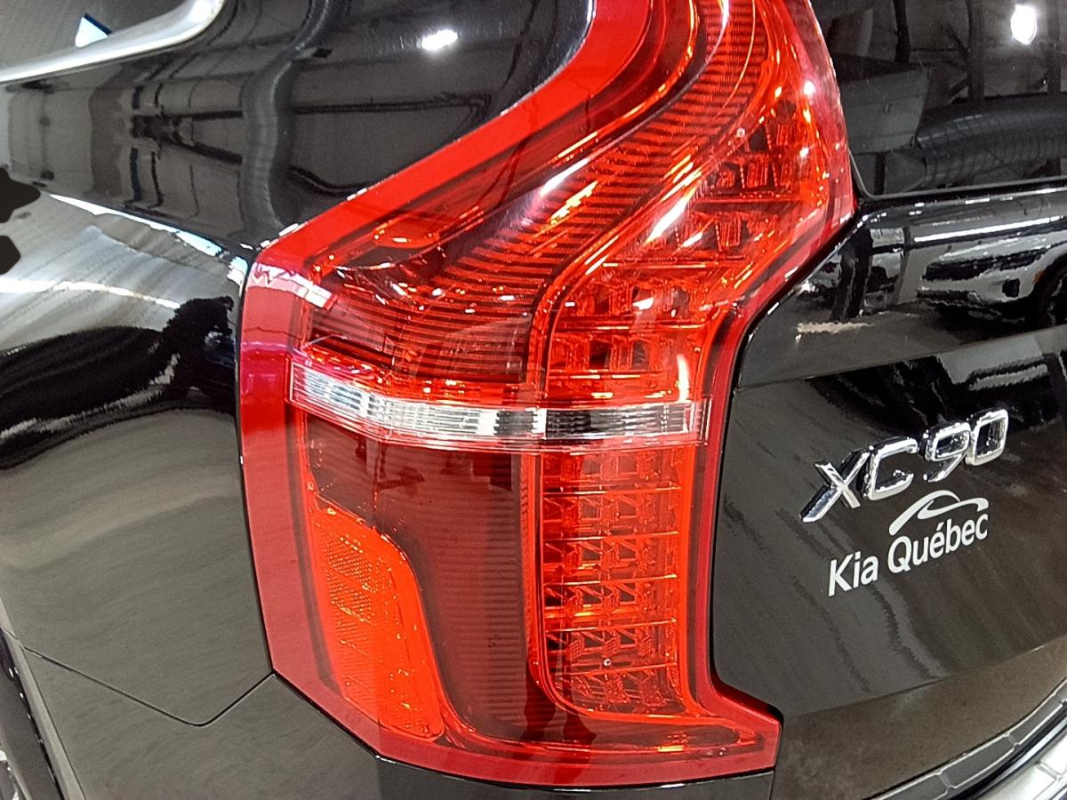 2023 Volvo XC90 - Image 12