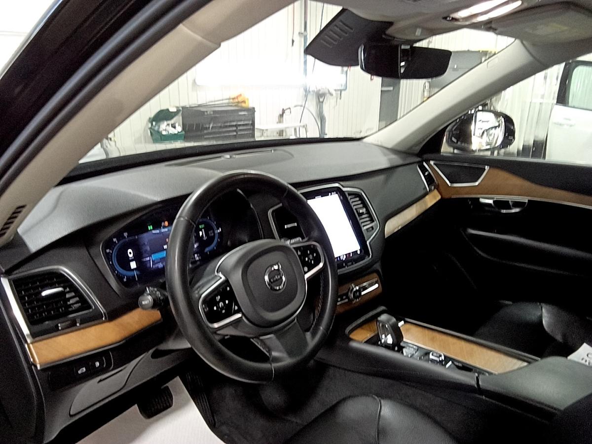 2023 Volvo XC90 - Image 14
