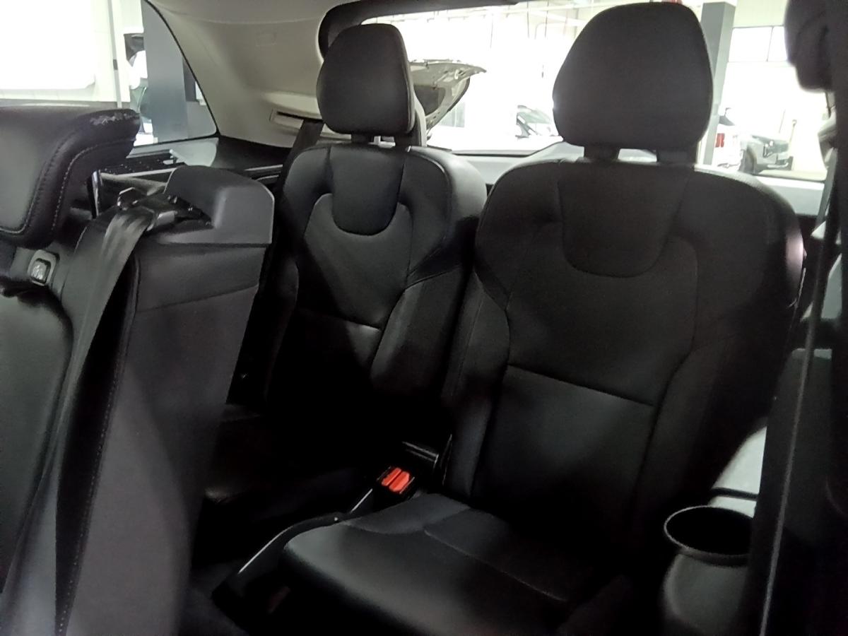 2023 Volvo XC90 - Image 26