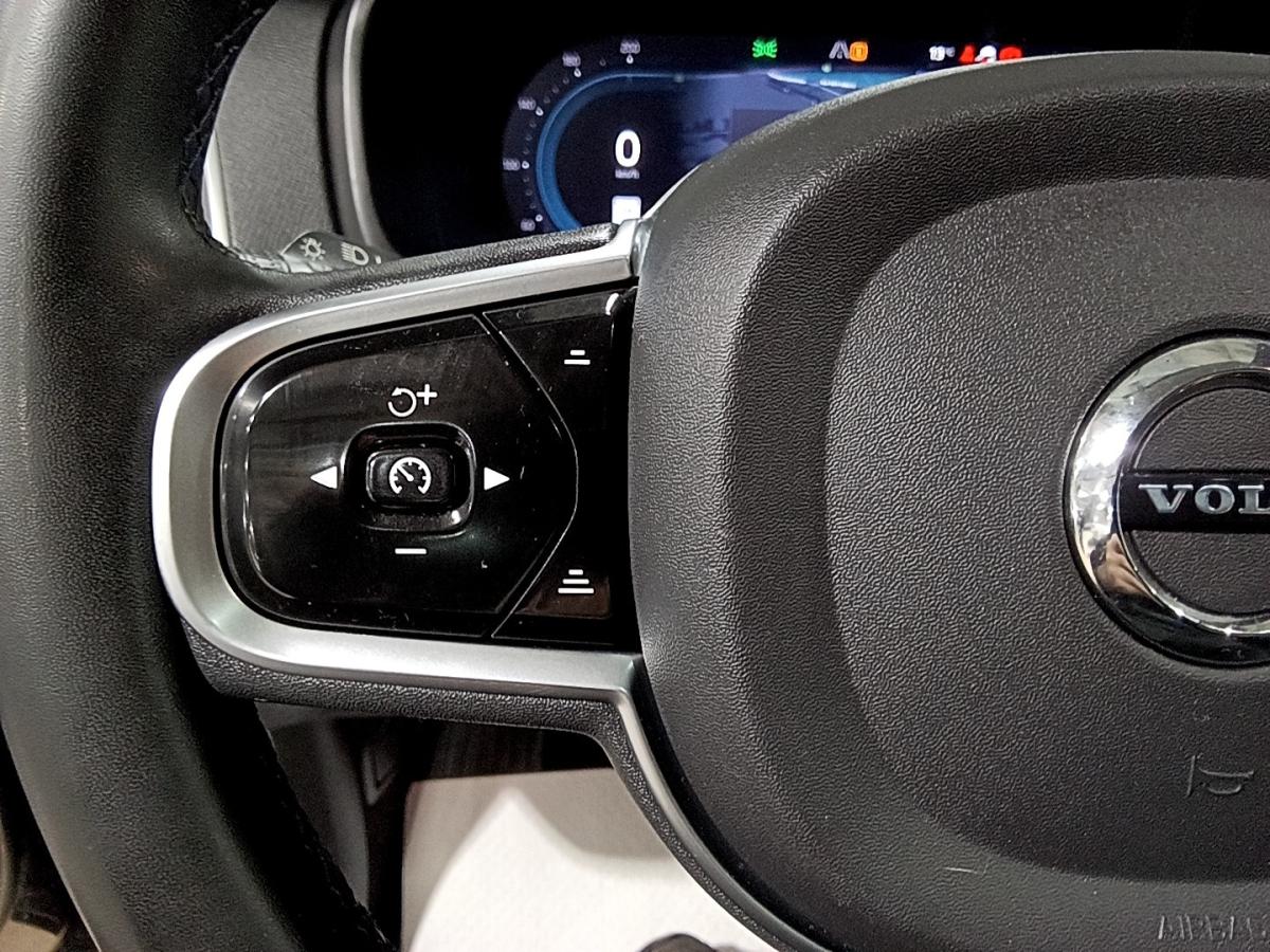 2023 Volvo XC90 - Image 35