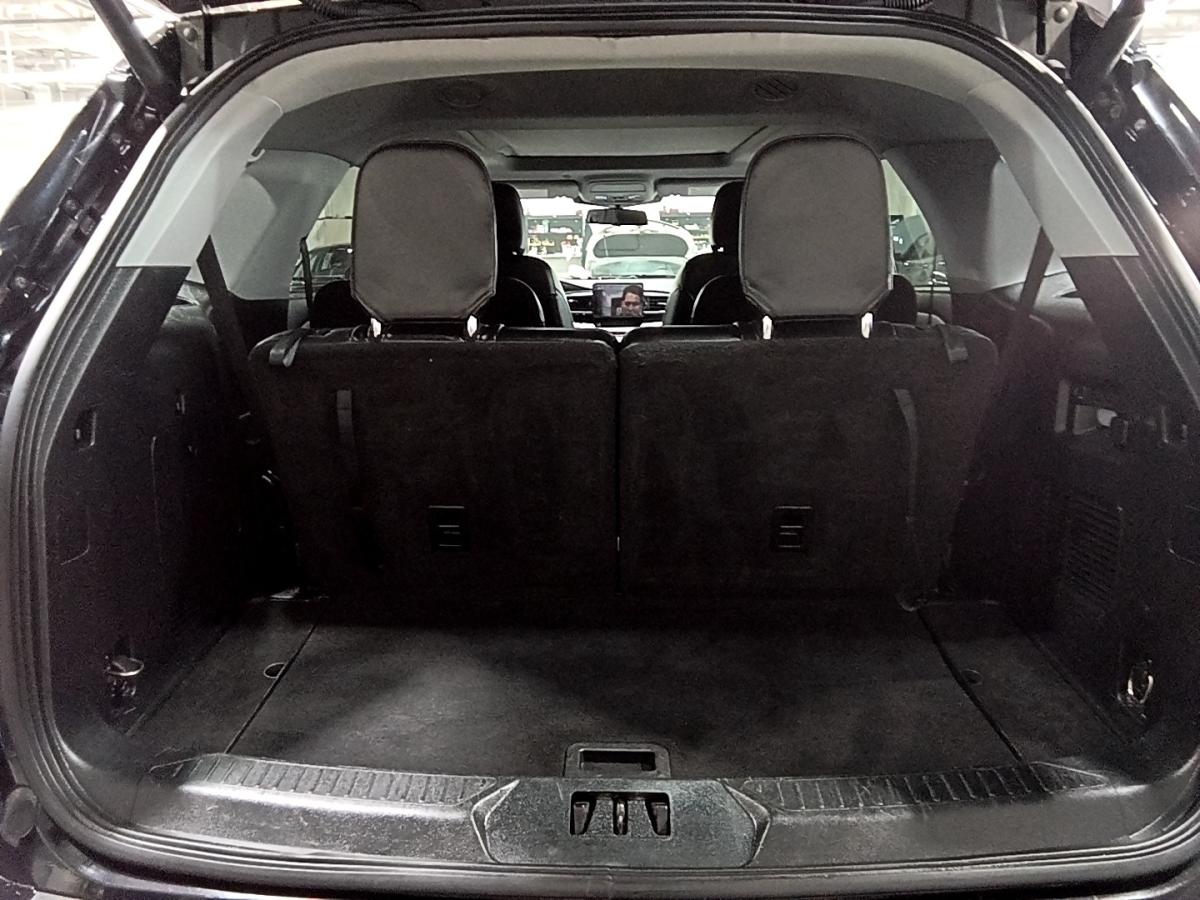 2022 Ford Explorer - Image 9