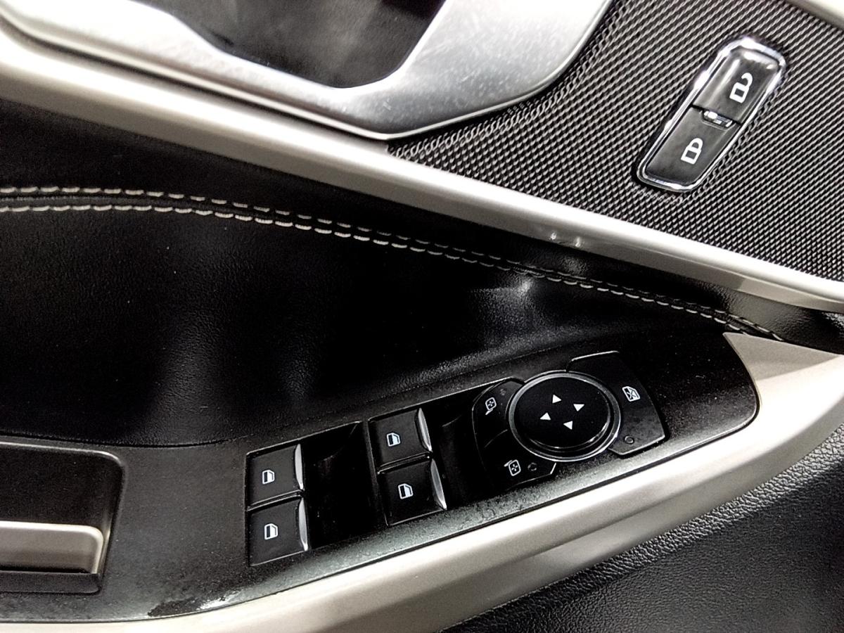 2022 Ford Explorer - Image 28