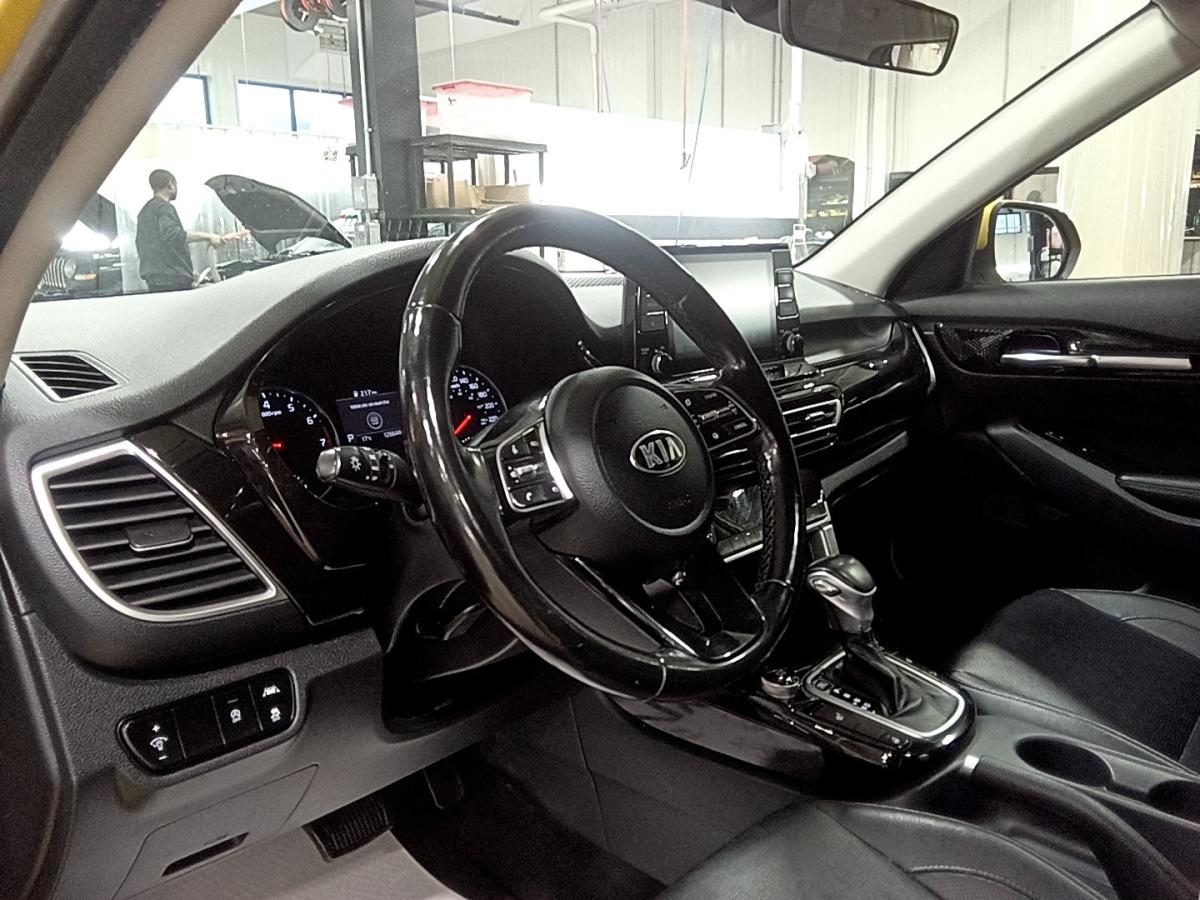 2021 Kia Seltos - Image 14