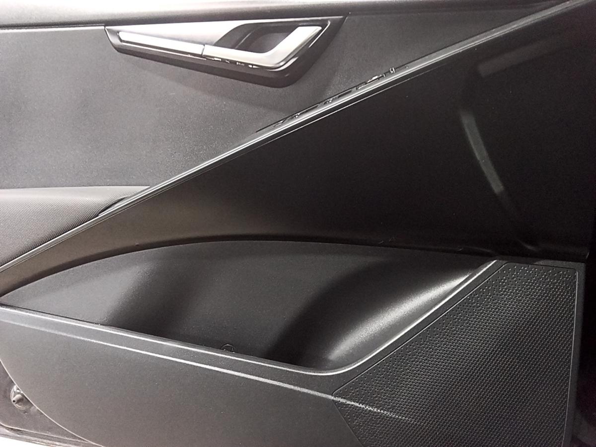 2024 Kia Niro - Image 17