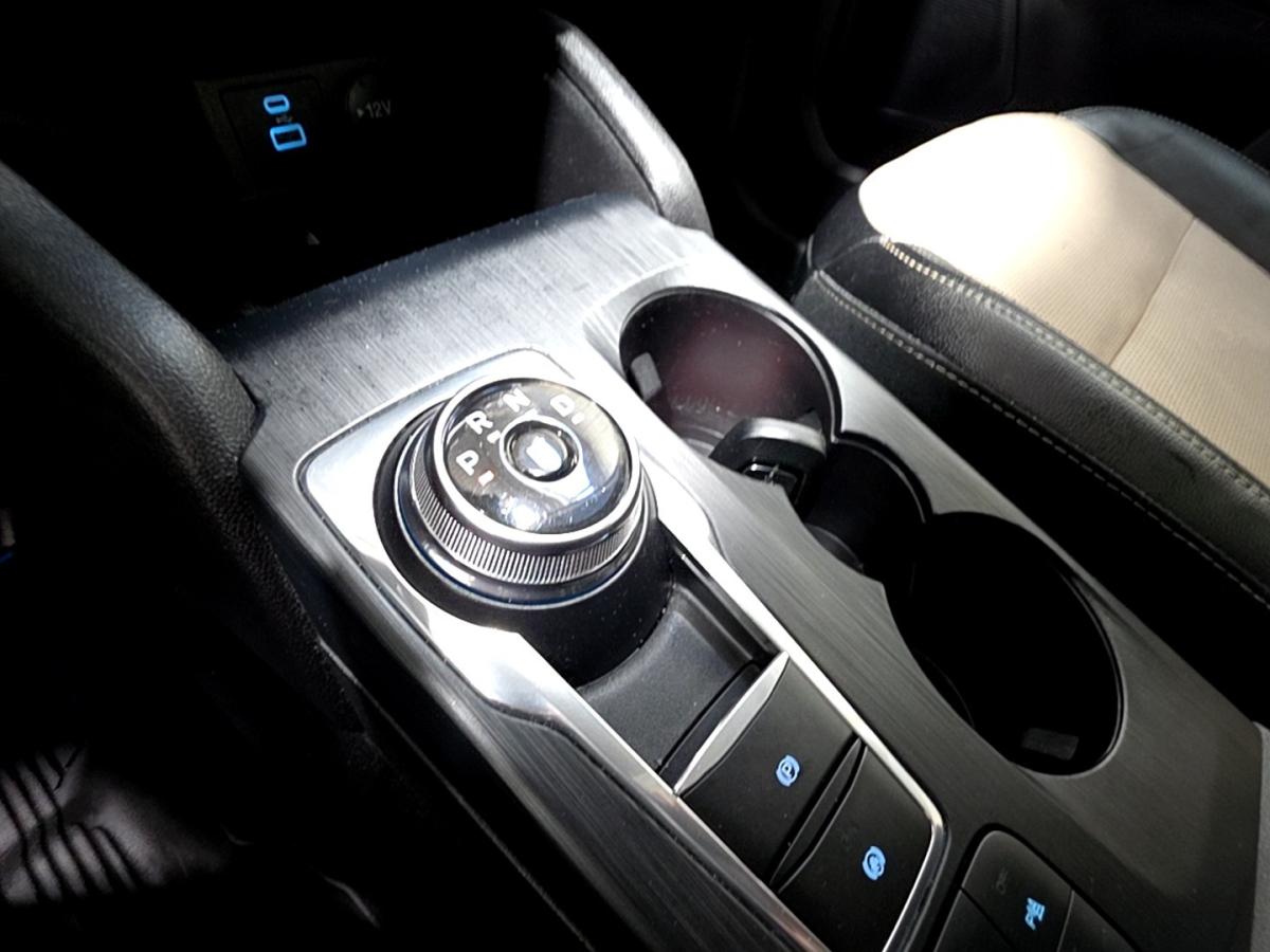 2022 Ford Escape - Image 18