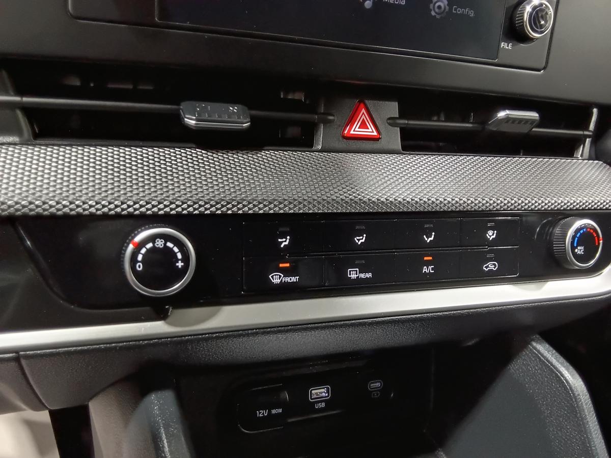 2024 Kia Sportage - Image 26