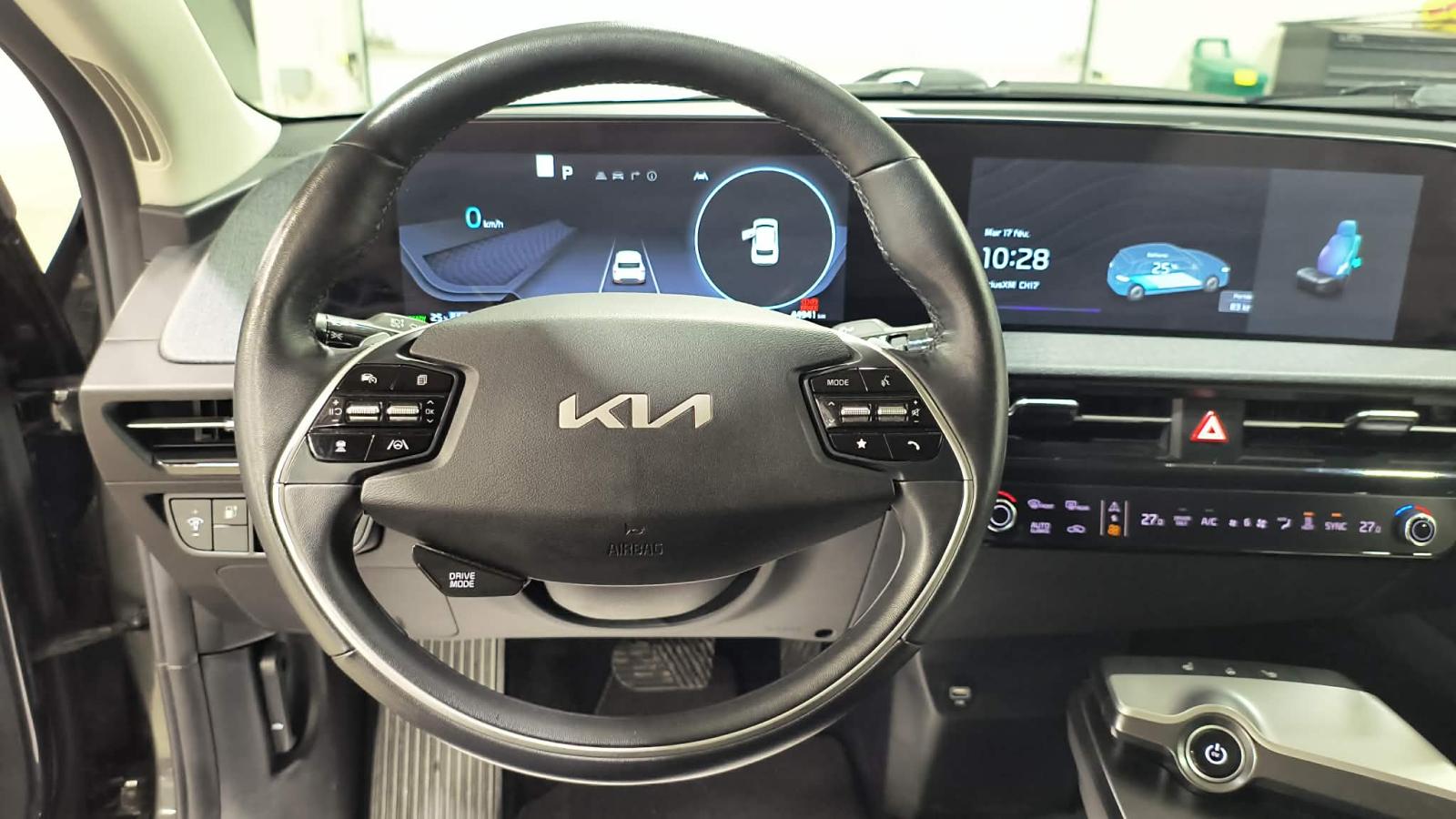 2023 Kia EV6 - Image 15