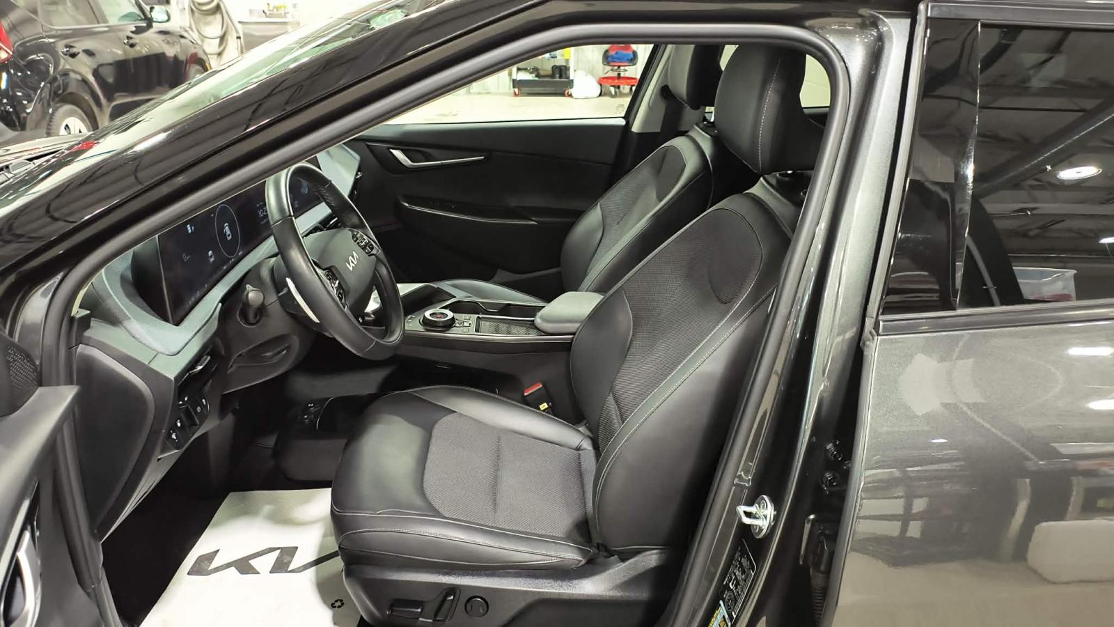 2023 Kia EV6 - Image 21