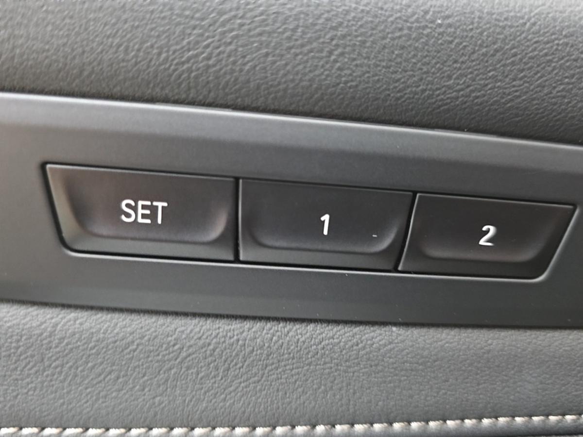 2022 BMW 530i - Image 24