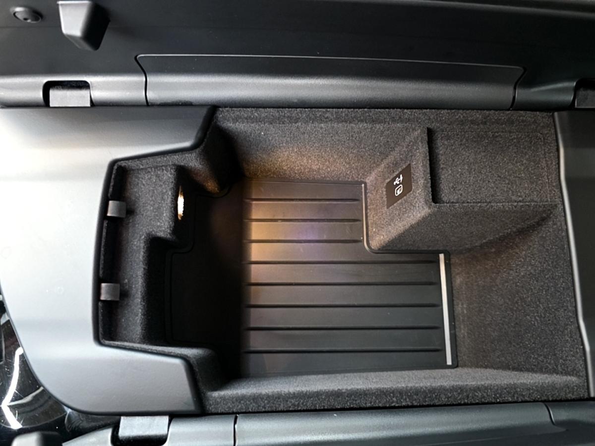 2022 BMW 530i - Image 32