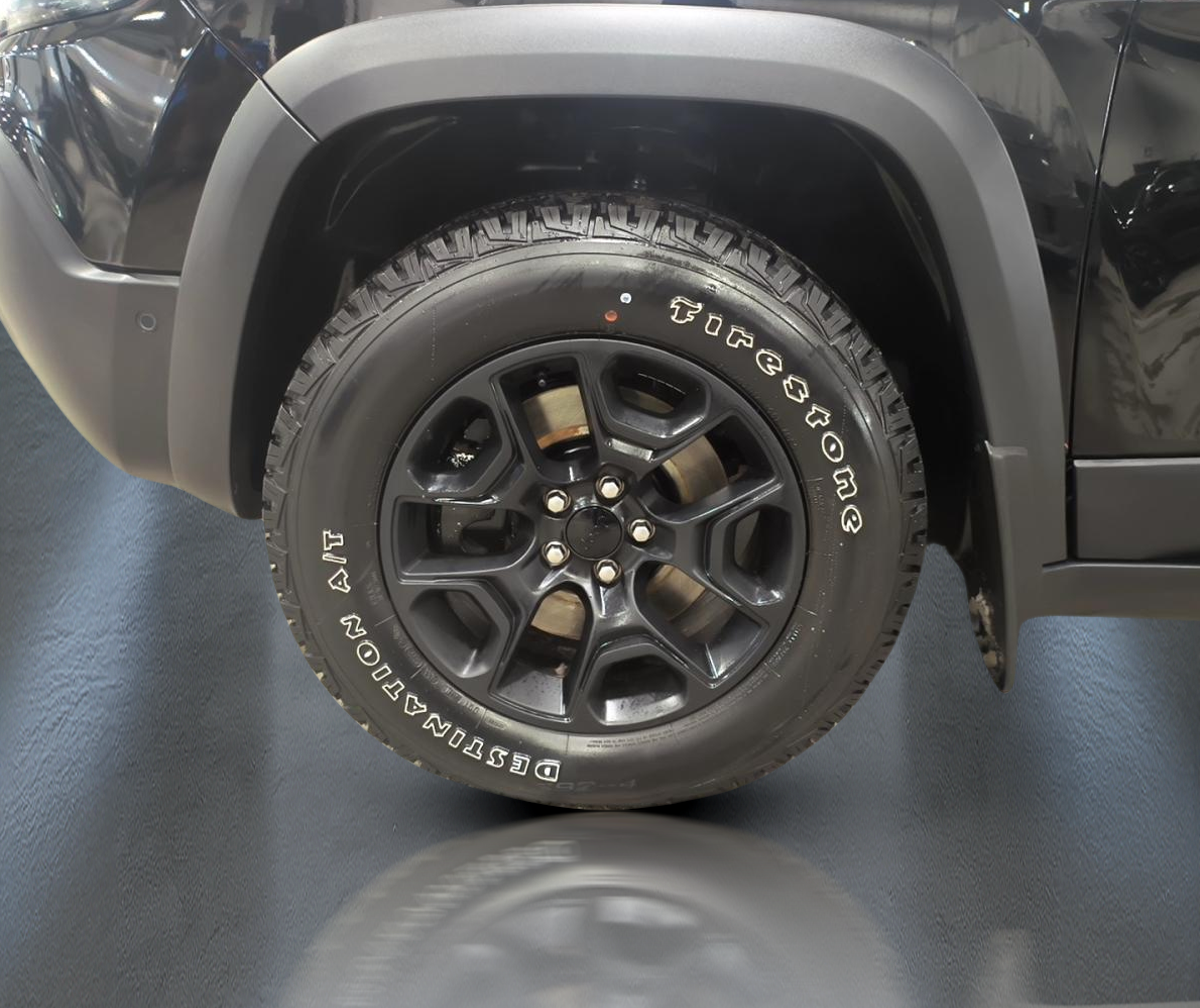 2023 Jeep Cherokee - Image 6