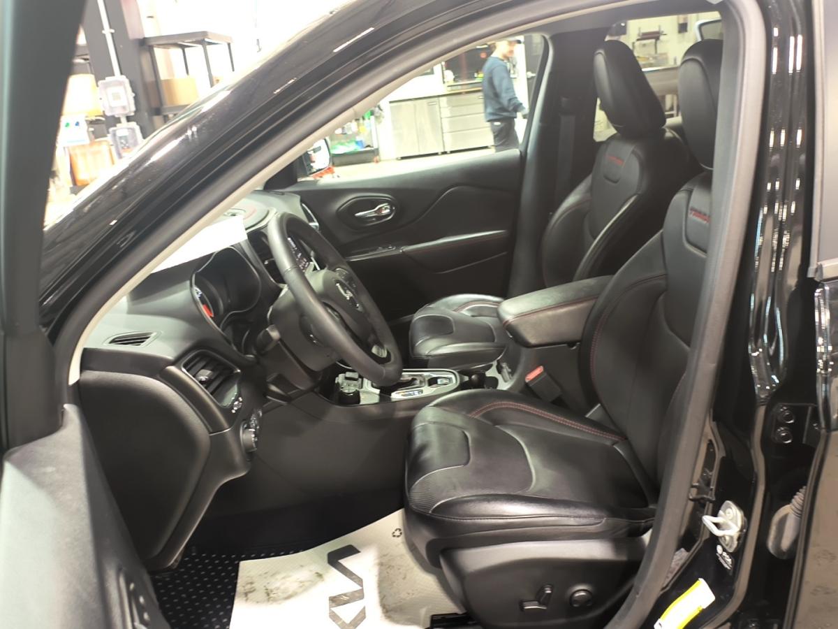 2023 Jeep Cherokee - Image 21