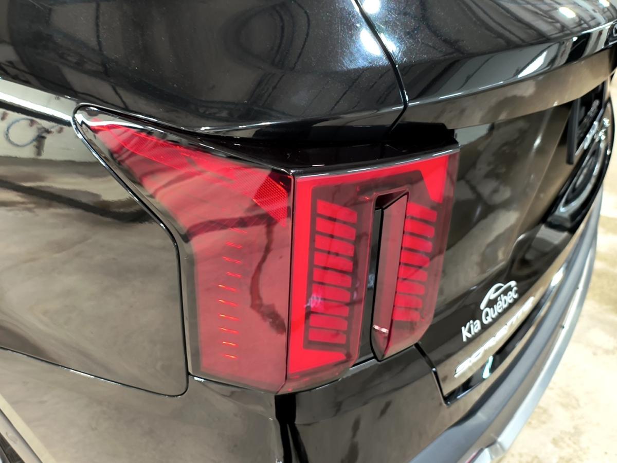 2025 Kia Sorento - Image 13