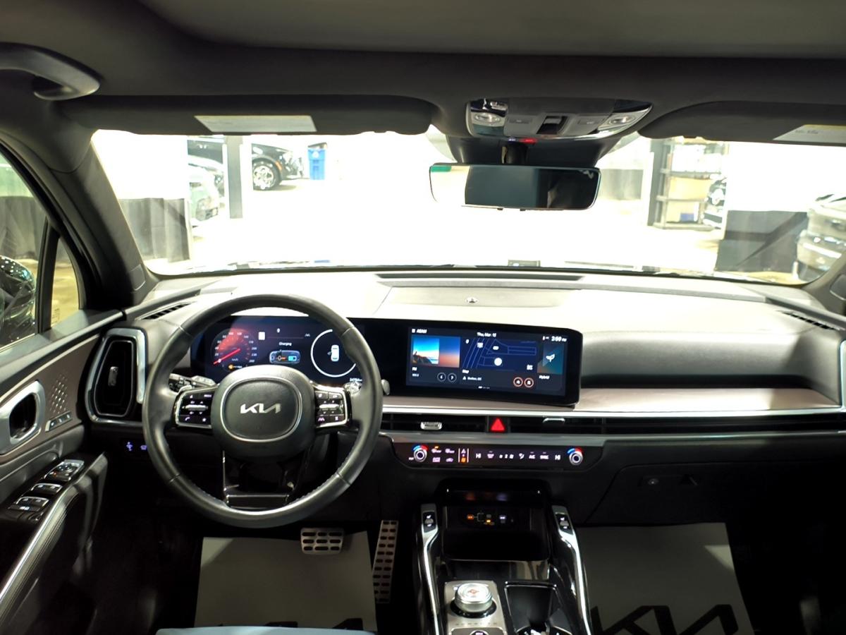 2025 Kia Sorento - Image 23