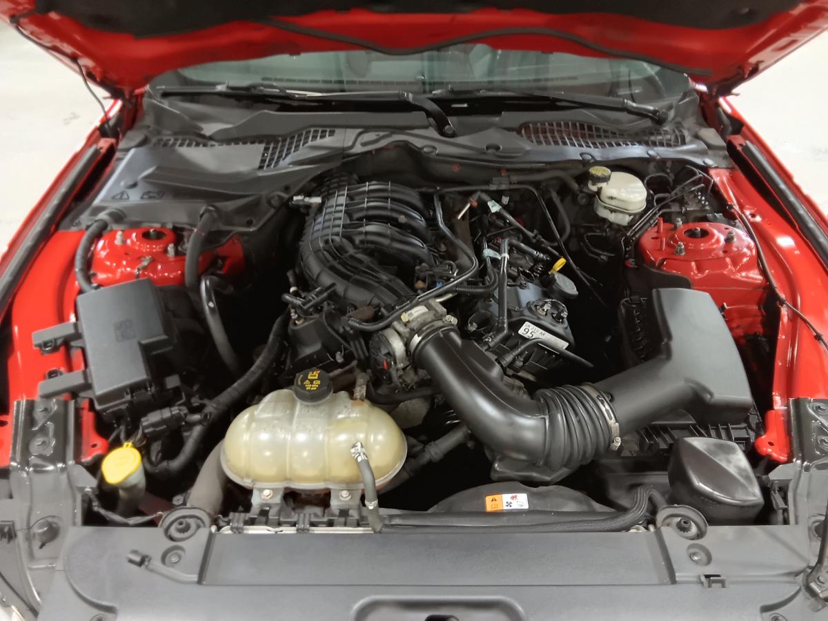 2016 Ford Mustang - Image 7