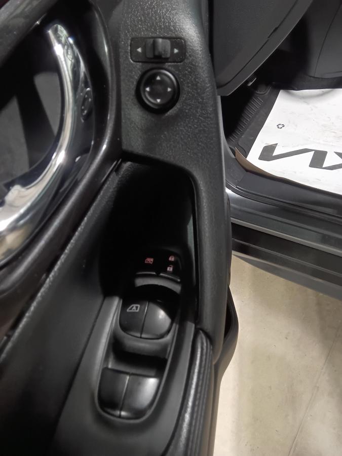 2020 Nissan Rogue - Image 25