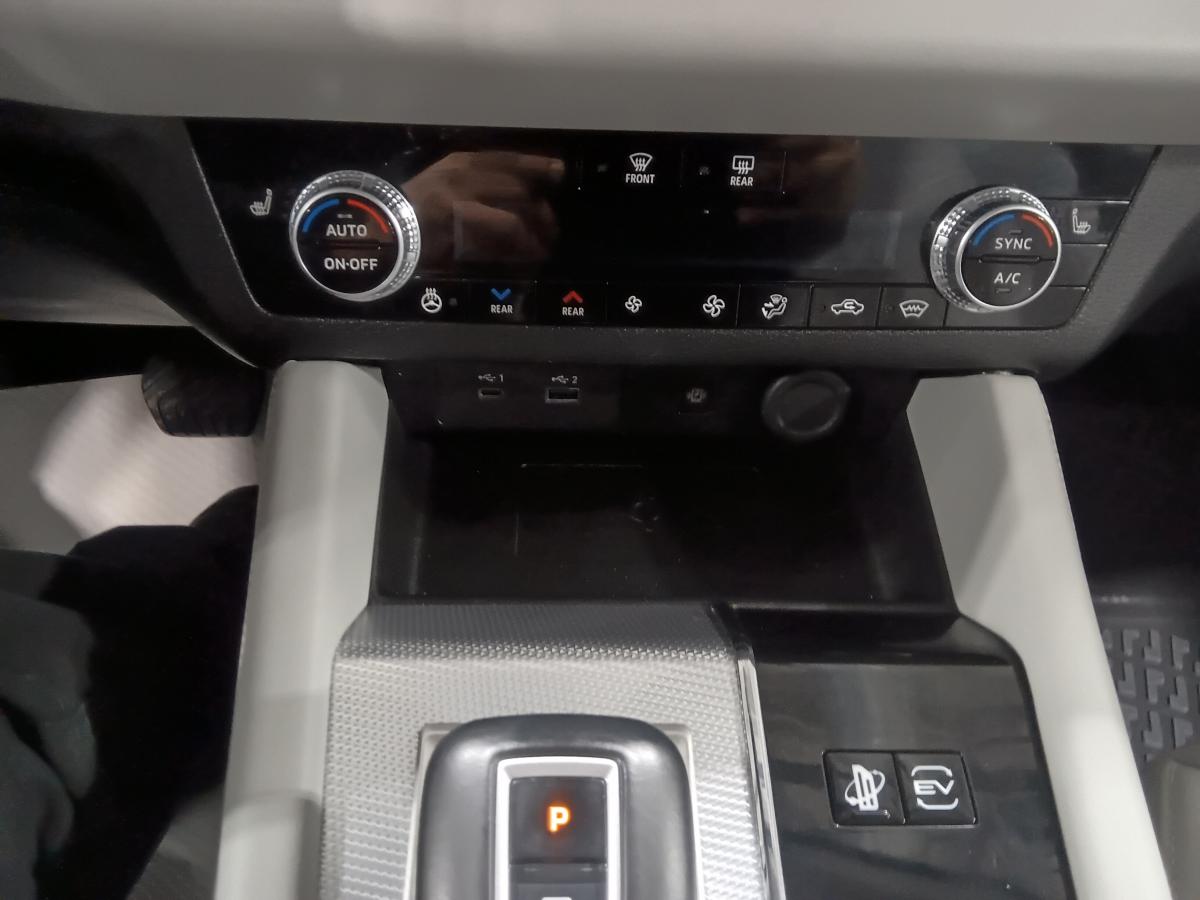 2023 Mitsubishi Outlander PHEV - Image 27