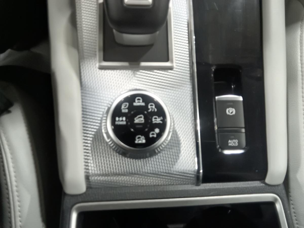 2023 Mitsubishi Outlander PHEV - Image 29