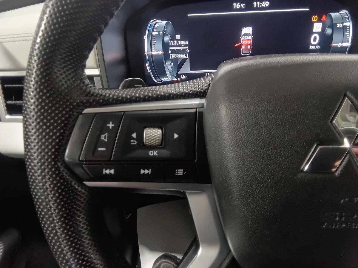 2023 Mitsubishi Outlander PHEV - Image 31